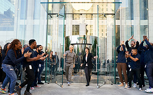薪水太低無法負擔生活消費！美國Apple Store員工建立工會抗議