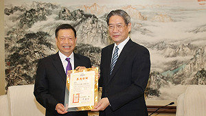 習近平曾給他熱情擁抱! 協助柯文哲和中國接觸「對口」超硬背景曝光
