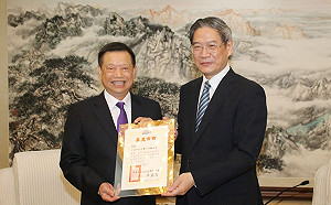習近平曾給他熱情擁抱! 協助柯文哲和中國接觸「對口」超硬背景曝光