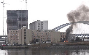 最新畫面曝光！烏克蘭國防單位冒黑煙 軍事指揮中心遭空襲