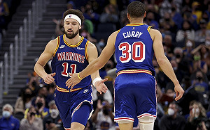 浪花兄弟三節打卡　勇士打爆拓荒者