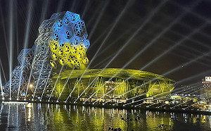 力挺烏克蘭！2022台灣燈會主燈以國旗代表色聲援