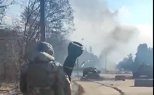 烏克蘭士兵扛火箭奔前線  怒嗆俄羅斯「去死畜生」