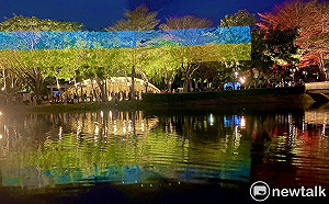 力挺烏克蘭  月津港燈節水岸輝映藍黃國旗色