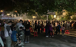 （影）學童確診1800人急採檢「人聲鼎沸」 黃敬平轟：桃園市府有在防疫嗎？