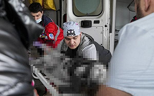 烏克蘭女童遭俄軍砲火擊中！血流滿地不治 急救醫痛罵普丁「去死」