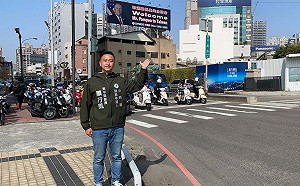 台中里長掛看板迎接 蓬佩奧親自回應：期待見到你們