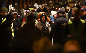 聯合國才宣布俄害烏人口減少1千萬! 不顧普丁是戰犯 秘書長開心訪俄享甜食