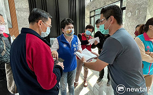 新大樓問題多住戶陳情  議員官員會勘建商允改善