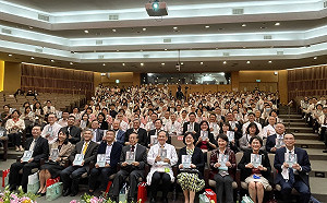 心臟醫學權威陳適安新書發表 盧秀燕蔡其昌都到場讚聲