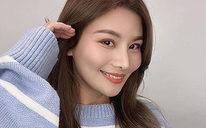 與鄰居「坦誠相見」！董仔停電開窗隔空對話 復電後驚：都被看到了