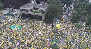 抗議8%總統涉貪  140萬巴西人4度遊行嗆下台