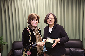 柯林頓親家母讚小英：女性從政典範