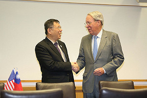 AIT主席薄瑞光讚柯P「好市長、好醫生」