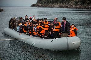 歐土難民接收協議生效日  難民搶灘2人罹難