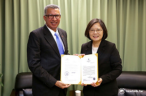 巴國大使親邀 蔡英文：運河通航儀式列優先考量