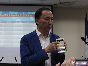 控藍開票不公 李新向警局報案