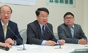吳秉叡：監督條例審議期限 非「張慶忠條款」