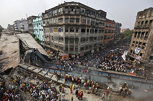 印度加爾各答高架橋崩塌 至少18死62傷