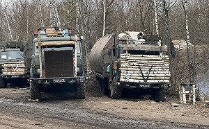 損失慘重！為避免遭嚴重襲擊  俄軍以「原木」改裝卡車