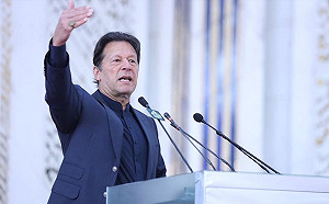 遭到罷免不甘心！巴基斯坦前總理率支持者上街示威 要求解散新政府