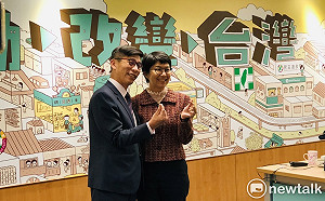 登記角逐民進黨屏東縣長初選 鍾佳濱請心中的「最大咖」陪同