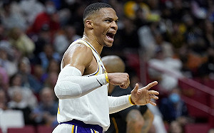 威少遭馬刺主控壓制　湖人兵敗聖城