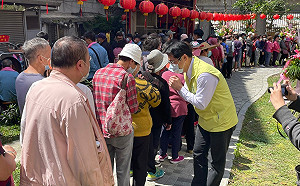 立委江永昌協調百年土地公廟留存 庇佑雙和醫院及居民