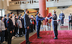 蔣中正反攻大陸和缺電做連結？朱立倫：荒謬無比