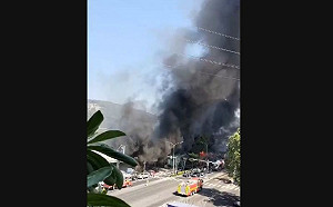 高雄左營12日上午傳火警！超濃黑煙竄天際