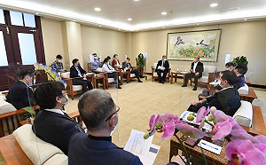 12-17歲學生第三劑疫苗要打了 蘇貞昌指示：規劃接種