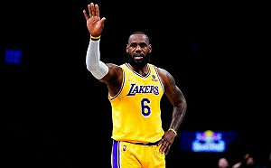 詹皇砍30分無用　湖人慘輸暴龍