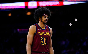 騎士中鋒艾倫決定不進行手指手術