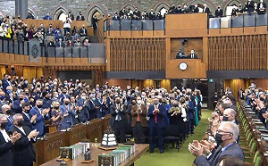 澤連斯基籲設禁航區：凌晨四點孩子聽到爆炸問發生什麼事 能想像嗎