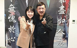 山田摩衣拚黨内初選 余天幫錄電話拜票力挺