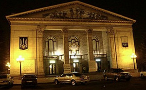 烏克蘭馬立波劇院遭炸毀 義大利挺身而出：我們會重建它