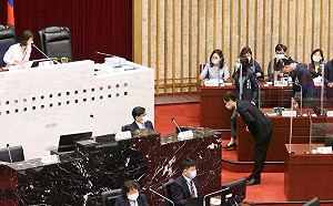 高雄市議會開議核食成焦點 陳其邁允加強監督與管理機制