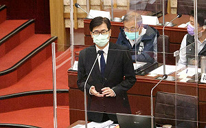 赴議會報告「高市食安查驗」 陳其邁：以照顧市民健康為最大考量