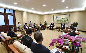 指揮中心：新冠疫苗效期本週起陸續屆期 將依感染性廢棄物銷毀