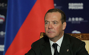 「生菜打贏特拉斯」貼文引來馬斯克親回 梅德韋傑夫 : 「勝利日莫斯科見」