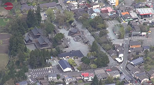 日本強震  震塌千年阿蘇神社「樓門」
