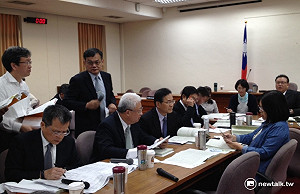 立法院經委會要求台電提高2億度綠電認購