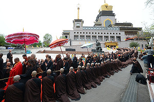 中台禪寺惟覺老和尚追思法會 3萬信眾送行