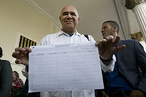 委內瑞拉選委會放行 罷免總統程序可望啟動