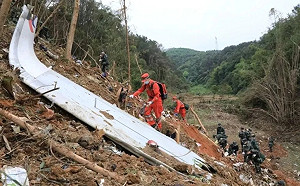 詭異! 東航失事曾發「劫機」指令? 中共官媒未「闢謠」只說「無法證實」