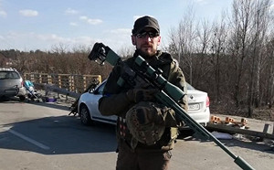 英國狙擊手兼醫護兵赴烏克蘭 聲援烏國卻遭酸民「賜死」10次