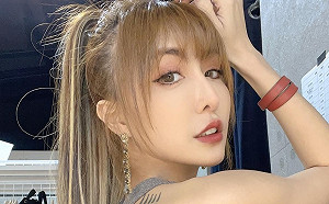 17位網美合照！情色教主雪碧問「猜猜我在哪」 網驚：都長一樣