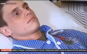 地獄梗？俄國防副部長慰問斷腿士兵：希望你的腳重新站起來