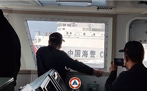 畫面曝光！中菲海巡南海黃岩島強碰 最近僅19.2公尺