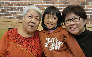 陳信瑜挨轟「請假王」 女兒淚汪汪：「媽咪，妳住院不能請假嗎？」